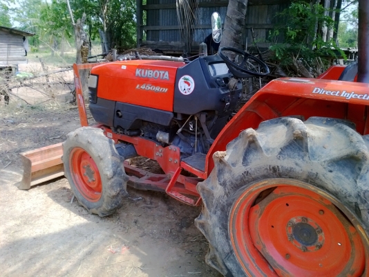ขายแทรกเตอร์คูโบต้า L4508 DI ใบมีดดันดินตราช้างพร้อมผาลบุกเบิก3*22ตราช้างพร้อมใช้งานครับ