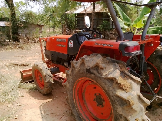 ขายแทรกเตอร์คูโบต้า L4508 DI ใบมีดดันดินตราช้างพร้อมผาลบุกเบิก3*22ตราช้างพร้อมใช้งานครับ