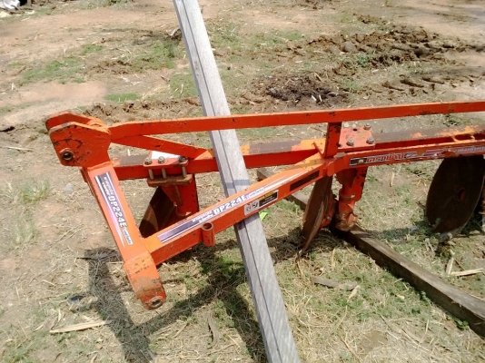 ขายแทรกเตอร์คูโบต้า L4508 DI ใบมีดดันดินตราช้างพร้อมผาลบุกเบิก3*22ตราช้างพร้อมใช้งานครับ