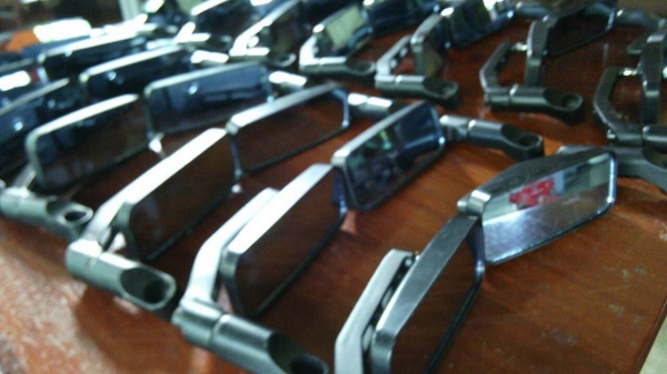 ขายกระจกมองข้างรถจักรยานทรงใส่big bikeราคาถูกคุ่ละ80ครับ