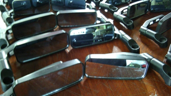 ขายกระจกมองข้างรถจักรยานทรงใส่big bikeราคาถูกคุ่ละ80ครับ