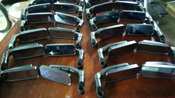 ขายกระจกมองข้างรถจักรยานทรงใส่big bikeราคาถูกคุ่ละ80ครับ