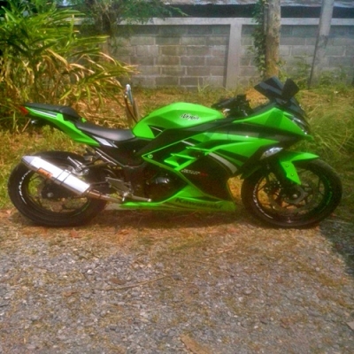 ขายดาวน์ Ninja300 สีเขียว