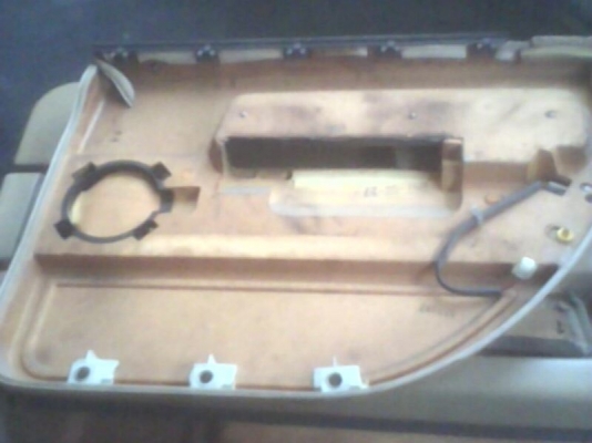 ขายแผงข้างประตูวอลโว่ 740-940 มี 1 ชุด 1000 บาท