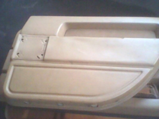 ขายแผงข้างประตูวอลโว่ 740-940 มี 1 ชุด 1000 บาท