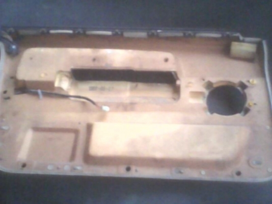 ขายแผงข้างประตูวอลโว่ 740-940 มี 1 ชุด 1000 บาท