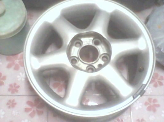 ขายล้อวอลโว่ 850 ขอบ 15 มี 4 วงพร้อมฝาครอบ 2500 บาท