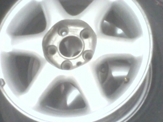 ขายล้อวอลโว่ 850 ขอบ 15 มี 4 วงพร้อมฝาครอบ 2500 บาท