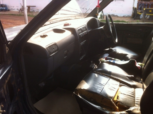 NISSAN BIG M 1.6Z กินแกส ปี39 จอโค้ง NISSAN BIG M 1.6Z กินแกส ปี39 จอโค้ง