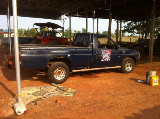 NISSAN BIG M 1.6Z กินแกส ปี39 จอโค้ง NISSAN BIG M 1.6Z กินแกส ปี39 จอโค้ง