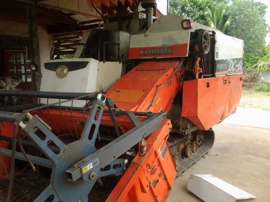 รถเกี่ยวนวดข้าว ปี48 DC60 KUBOTA
