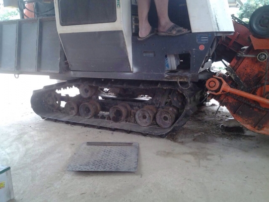 รถเกี่ยวนวดข้าว ปี48 DC60 KUBOTA รถเกี่ยวนวดข้าว ปี48 DC60 KUBOTA