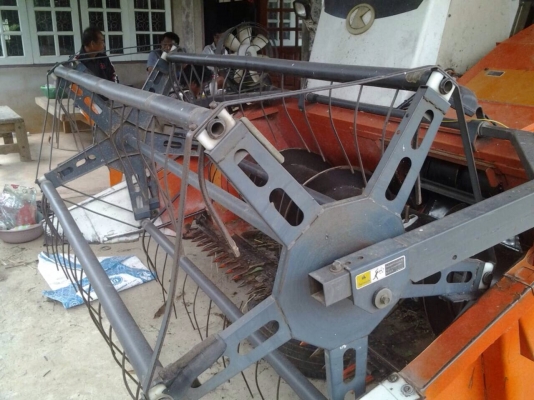 รถเกี่ยวนวดข้าว ปี48 DC60 KUBOTA รถเกี่ยวนวดข้าว ปี48 DC60 KUBOTA