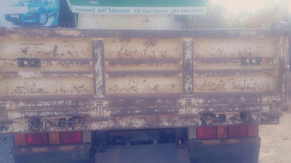 รถอีซูซุ 6 ล้อดั้ม NKR 100 แรงม้า. ปี 49 สนใจติดต่อ 081 - 6079515 รถอีซูซุ 6 ล้อดั้ม NKR 100 แรงม้า. ปี 49 สนใจติดต่อ 081 - 6079515