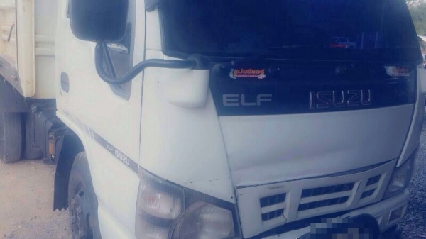 รถอีซูซุ 6 ล้อดั้ม NKR 100 แรงม้า. ปี 49 สนใจติดต่อ 081 - 6079515 รถอีซูซุ 6 ล้อดั้ม NKR 100 แรงม้า. ปี 49 สนใจติดต่อ 081 - 6079515