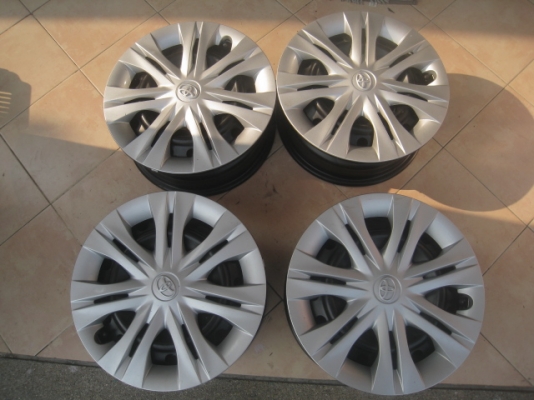 ขายกะทะล้อป้ายแดง Vigo +ฝาครอบ ขอบ15 5รู114.3 สภาพใหม่ๆ ครับ สนใจติดต่อเล็กคลองสามครับ 081-3747940