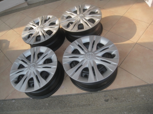 ขายกะทะล้อป้ายแดง Vigo +ฝาครอบ ขอบ15 5รู114.3 สภาพใหม่ๆ ครับ สนใจติดต่อเล็กคลองสามครับ 081-3747940