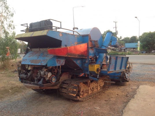 ขายรถเกี่ยวข้าว เครื่องEH700 รถแรงแทรคสวยๆพร้อมใช้งาน ขายรถเกี่ยวข้าว เครื่องEH700 รถแรงแทรคสวยๆพร้อมใช้งาน