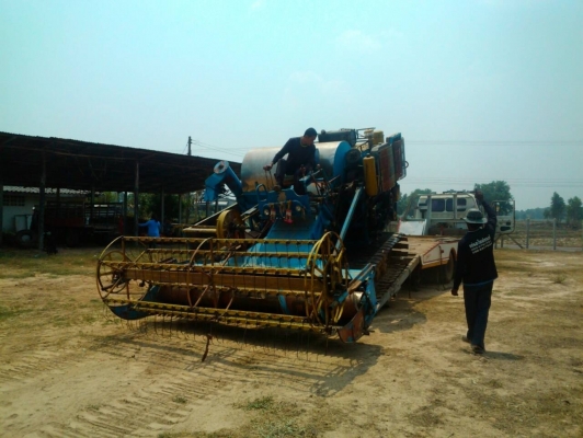 ขายรถเกี่ยวข้าว เครื่องEH700 รถแรงแทรคสวยๆพร้อมใช้งาน