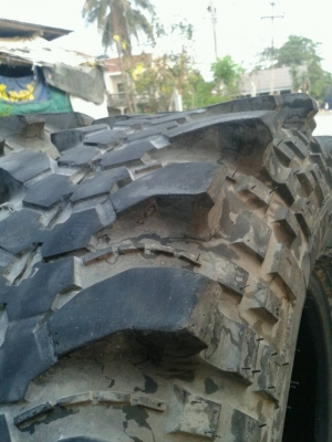 5,900 ตะขาบ 5 ตัว (35 x 10.5R16 ปี10)