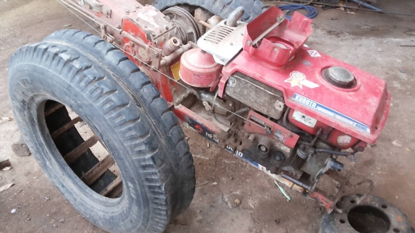 ***ขายแล้วครับขอบคุณ Truck2hand ขายรถไถเดินตาม เครื่อง KUBOTA ET 11.5แรง เครื่องดี แน่นดี แรง สตาร์ทง่าย แถม ล้อยาง คราด ใบดัน พร้อมใช้ พร้อมลุยงาน ราคาต่อรองได้นิดหน่อยครับ พี่น้องครับ ***ขายแล้วครับขอบคุณ Truck2hand ขายรถไถเดินตาม เครื่อง KUBOTA ET 11.5แรง เครื่องดี แน่นดี แรง สตาร์ทง่าย แถม ล้อยาง คราด ใบดัน พร้อมใช้ พร้อมลุยงาน ราคาต่อรองได้นิดหน่อยครับ พี่น้องครับ