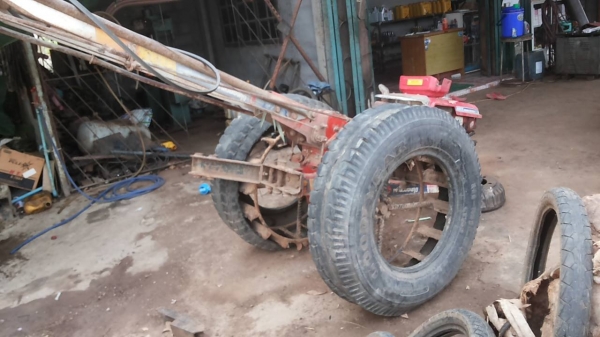 ***ขายแล้วครับขอบคุณ Truck2hand ขายรถไถเดินตาม เครื่อง KUBOTA ET 11.5แรง เครื่องดี แน่นดี แรง สตาร์ทง่าย แถม ล้อยาง คราด ใบดัน พร้อมใช้ พร้อมลุยงาน ราคาต่อรองได้นิดหน่อยครับ พี่น้องครับ ***ขายแล้วครับขอบคุณ Truck2hand ขายรถไถเดินตาม เครื่อง KUBOTA ET 11.5แรง เครื่องดี แน่นดี แรง สตาร์ทง่าย แถม ล้อยาง คราด ใบดัน พร้อมใช้ พร้อมลุยงาน ราคาต่อรองได้นิดหน่อยครับ พี่น้องครับ