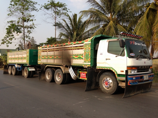 พ่วง 22 ล้อ Mitsu Fuso turbo 260 hp
