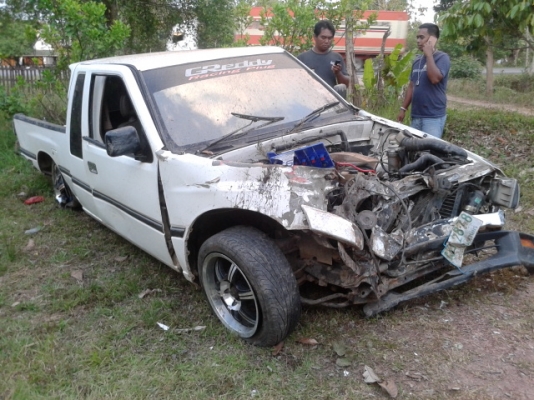 รถกระบะอีซูสุ แคป รถชน ขายตามสภาพ  เล่มพร้อมชุดโอน