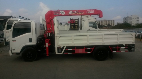 รถบรรทุก 6 ล้อ NPR