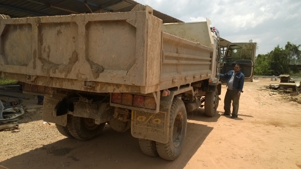 ISUZU FTR33F 6ล้อดั้ม195แรง ห้างแท้หัวเดิมบาง ยางสวยเต็ม คัสซีสวย เครื่องแน่นไม่มีไอ...กันชนหน้าให้ใหม่.