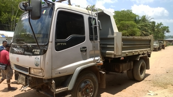 ISUZU FTR33F 6ล้อดั้ม195แรง ห้างแท้หัวเดิมบาง ยางสวยเต็ม คัสซีสวย เครื่องแน่นไม่มีไอ...กันชนหน้าให้ใหม่.