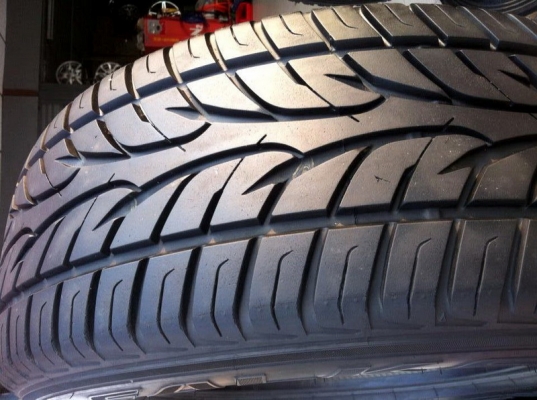 ขายยางขอบ 18  FALKEN ZIEX S/T01 ขนาด 265 60 R18 สวยๆ