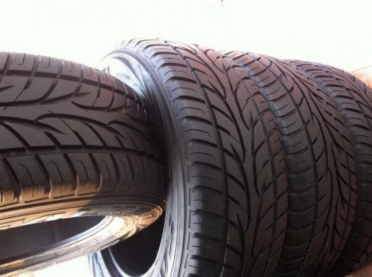 ขายยางขอบ 18  FALKEN ZIEX S/T01 ขนาด 265 60 R18 สวยๆ