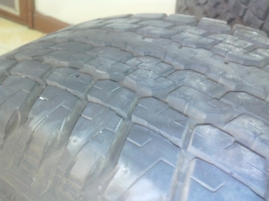 ขายแม็กวีคอสขอบ17พร้อมยางบริสโตน255/65/17ปี13เดือน8