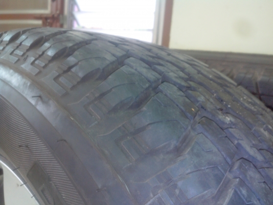 ขายแม็กวีคอสขอบ17พร้อมยางบริสโตน255/65/17ปี13เดือน8