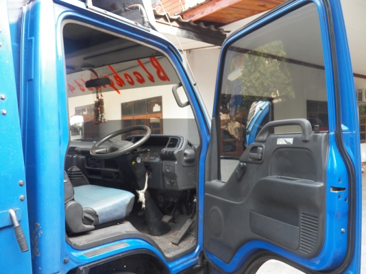 ขายรถบรรรทุกหกล้ออีซซู  npr130   แรงปี47  ราคา685000 บาท