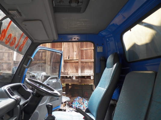 ขายรถบรรรทุกหกล้ออีซซู  npr130   แรงปี47  ราคา685000 บาท