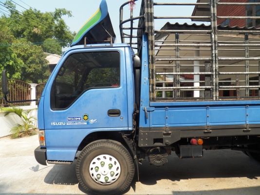 ขายรถบรรรทุกหกล้ออีซซู  npr130   แรงปี47  ราคา685000 บาท