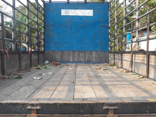 ขายรถบรรรทุกหกล้ออีซซู  npr130   แรงปี47  ราคา685000 บาท