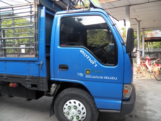 ขายรถบรรรทุกหกล้ออีซซู  npr130   แรงปี47  ราคา685000 บาท