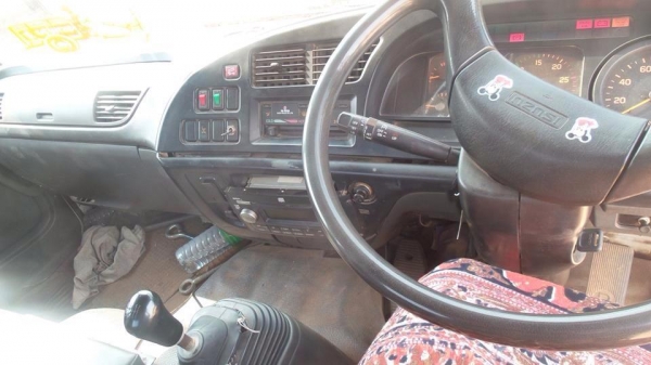 ขายรถสิบล้อ  หัวลาก ISUZU DECA GXZ 320 HP EURO2 ปี 47 รถสวยเดิมบาง พร้อมใช้งานสุดๆราคาต่อรองได้