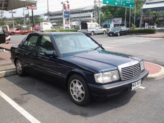ขาย benz 190e 1.8 autoเครื่องเดิม  ติดแก็ส lpg  สวยถูกๆ 98000