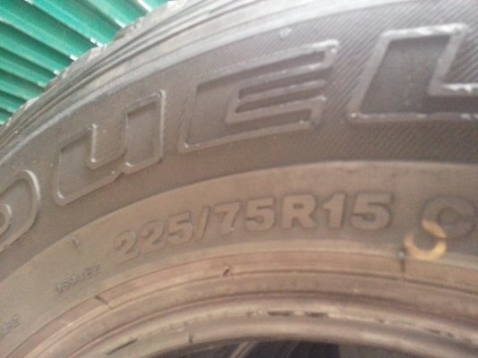ขายยาง225/75/15  สวยครับ