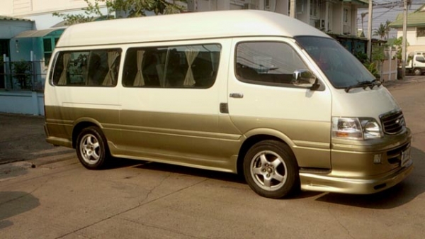 ขาย Toyota commuter HIACE หลังคาสูง รุ่นปี 2005