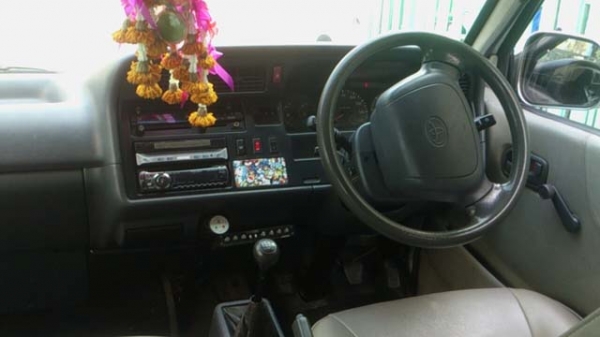 ขาย Toyota commuter HIACE หลังคาสูง รุ่นปี 2005