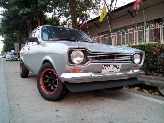 ต้องการขายรถ ford escort mk1 55,000 บาท ต้องการขายรถ ford escort mk1 55,000 บาท