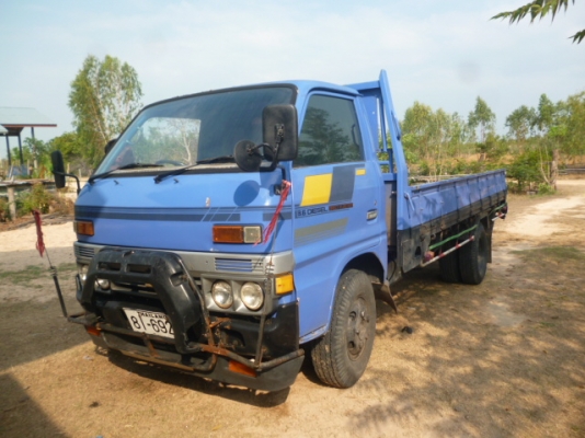 ขายรถหกล้อ  สภาพพร้อมใช้งาน  เครื่องดีคันซีสวย  ภาษีขาด  1  ปี