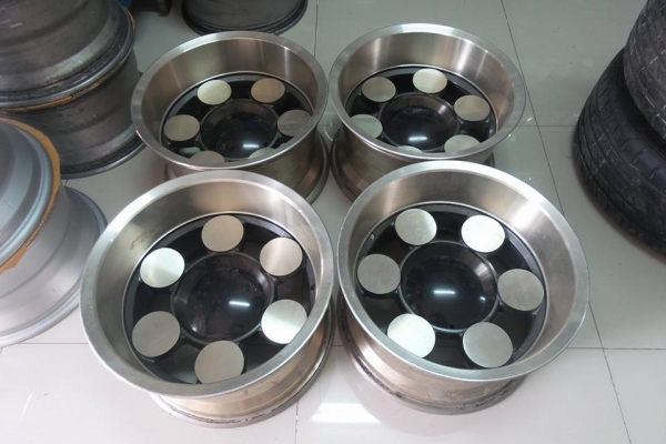 ขายล้อ มิกกี้เม้าท์