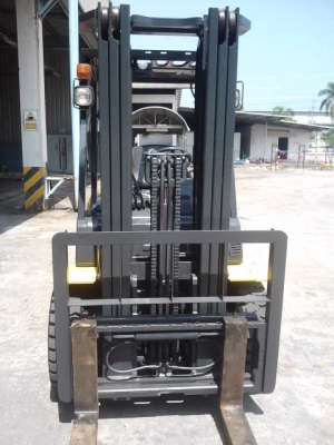 ขายรถ komatsu 2.5 ตัน ดีเซล