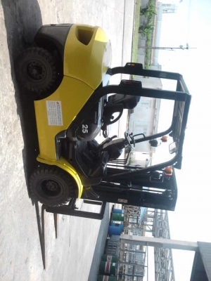 ขายรถ komatsu 2.5 ตัน ดีเซล
